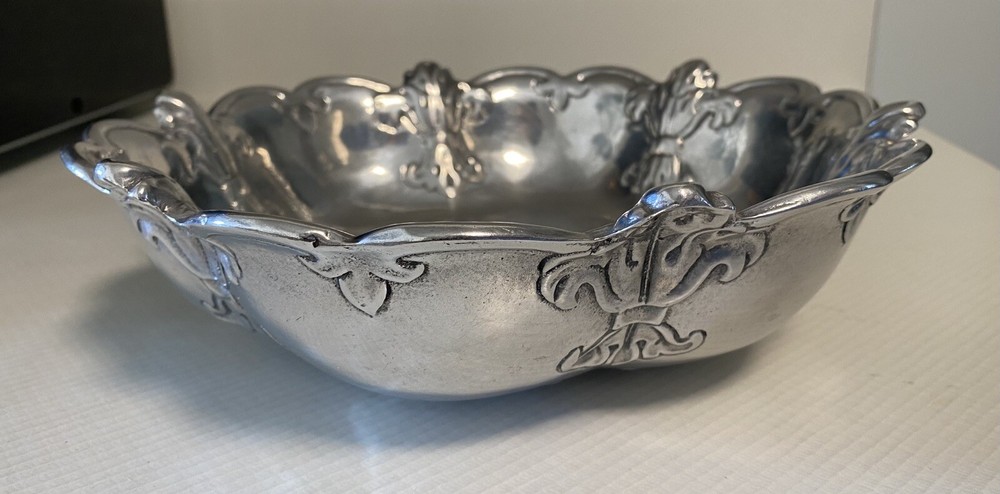 Fruit Bowl Silver fleur de lys 2009 Read The Description