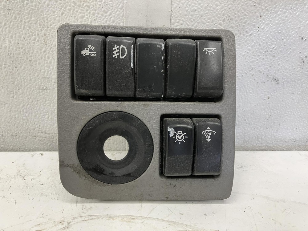 2013-2022 Peterbilt 579 IGNITION Dash Panel - Used