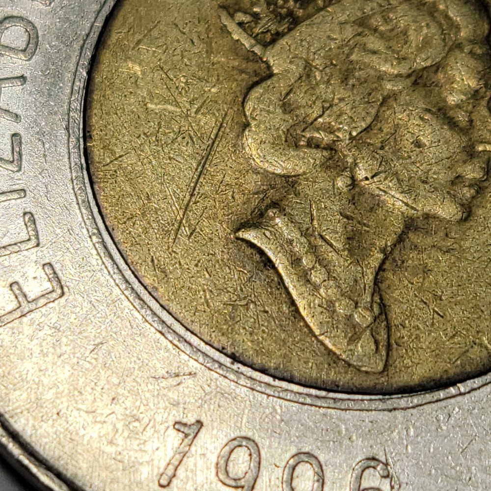 ERROR 1996 Slight Off-Centre Core CANADA 2 Dollar Toonie T224a
