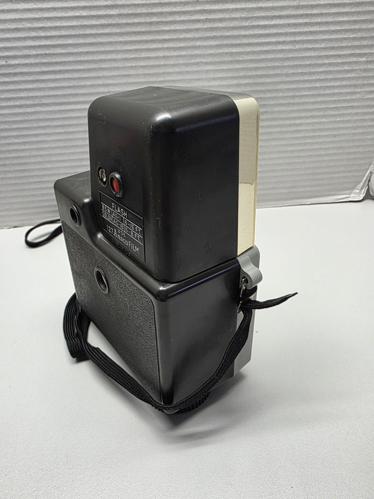 ANSCO READY FLASH 127 CAMERA WITH CARRY CASE BOX FLASH BULBS KODAK