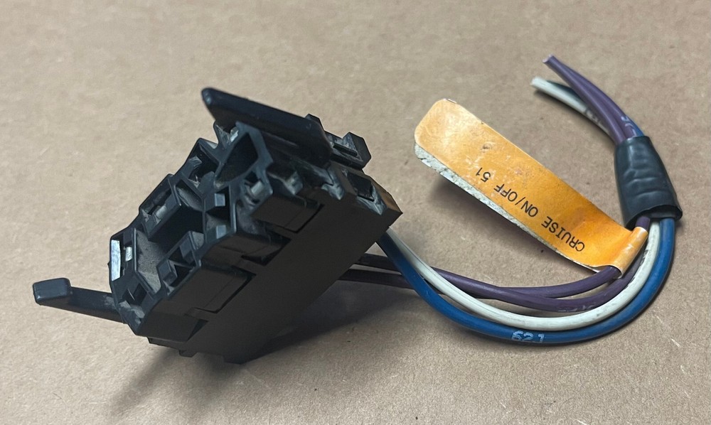 INTERNATIONAL Cruise Control Pigtail 51