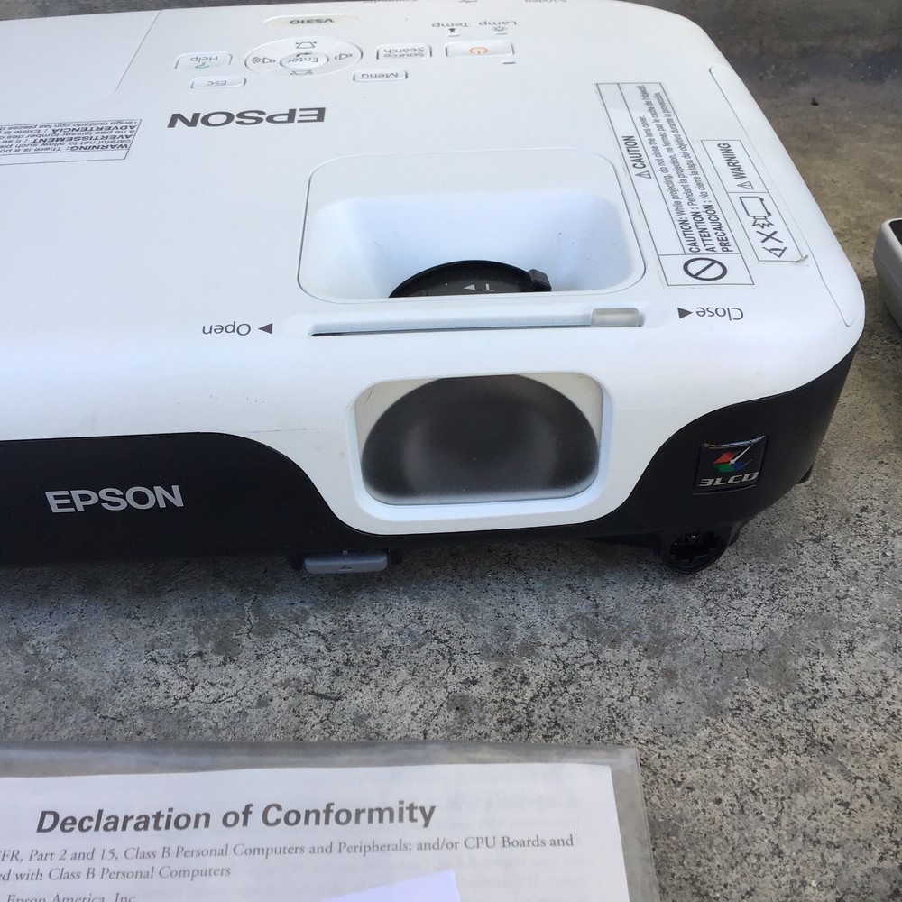 Epson VS310 Model: H432A LCD Projector w/ Remote, Cables, Manual, CD