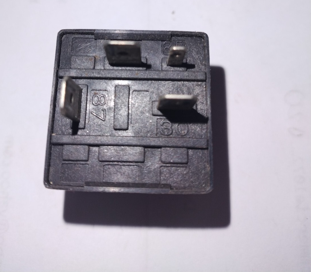 VW Audi Electrical Relay #110 191 941 595