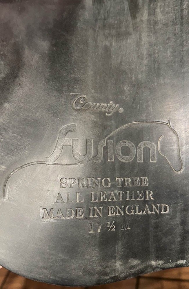 County Fusion Saddle 17.5 Medium Spring tree Black Leather