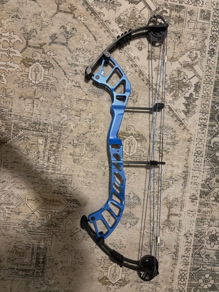 Hoyt Altus Fx Target Compound Bow