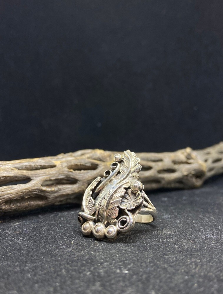 Native American Navajo plain sterling silver leaf ring size 8.75