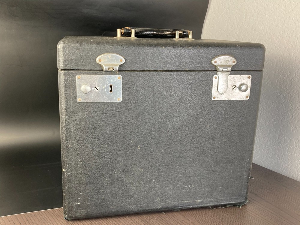 1950 Singer Featherweight 221 Sewing Machine / Case Accessories Attachments