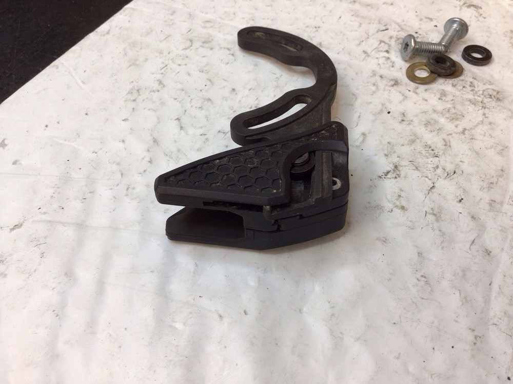 e*thirteen Chain Guide ISCG Mount and Bolts