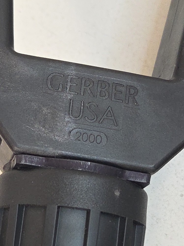 Gerber Knife Ultimate And 2000 Folding Shovel
