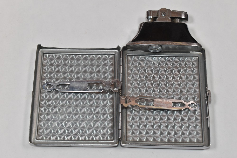 Vintage 1940s Ronson Mastercase Art Deco Cigarette Case with Lighter