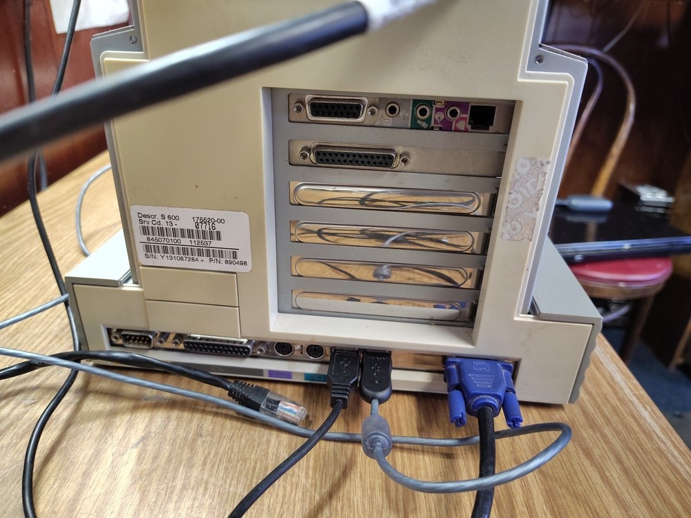 Packard Bell Pentium 233Mhz Computer Tower.