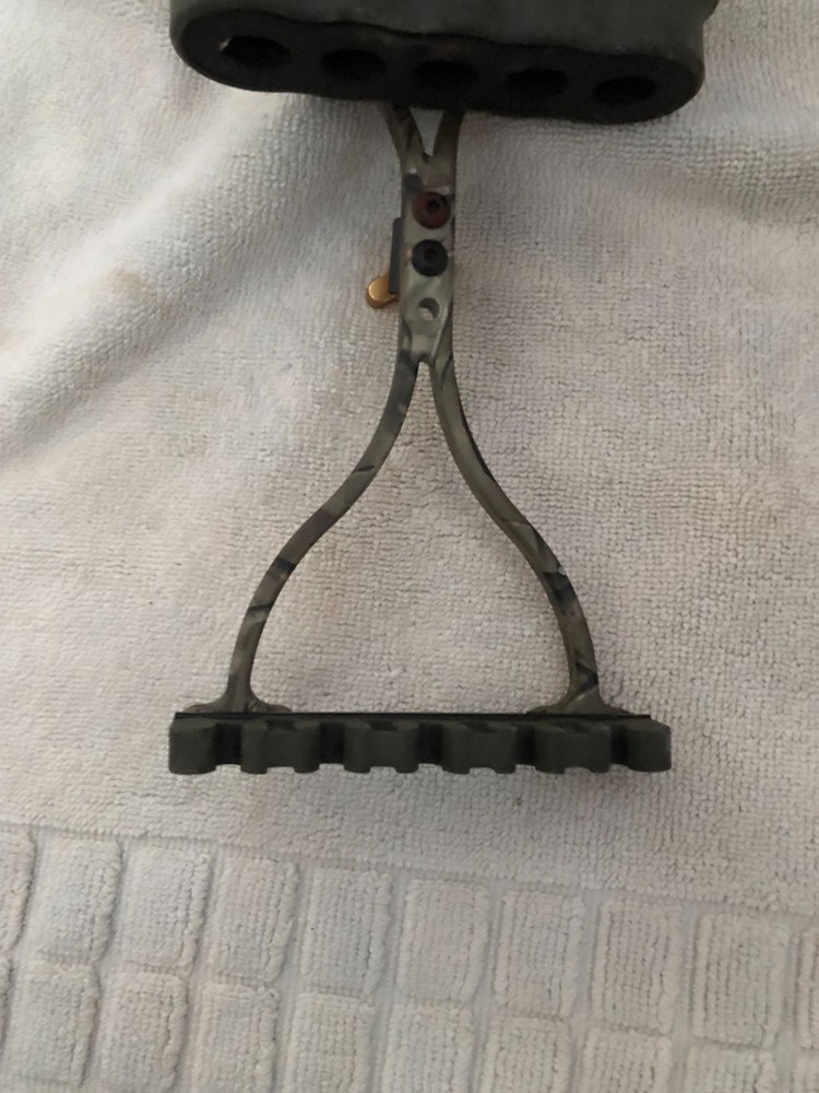 Used Trophy Ridge 5 Arrow Quiver