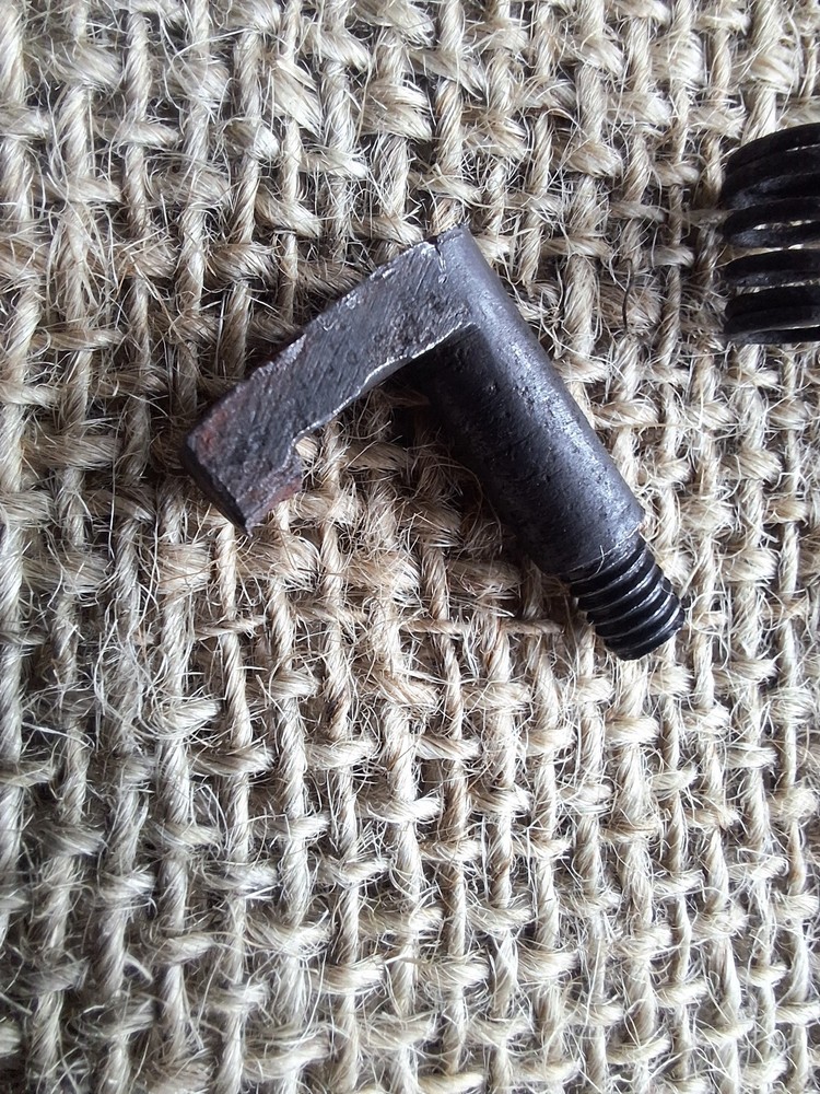 Original button for German WW1 Butcher bayo