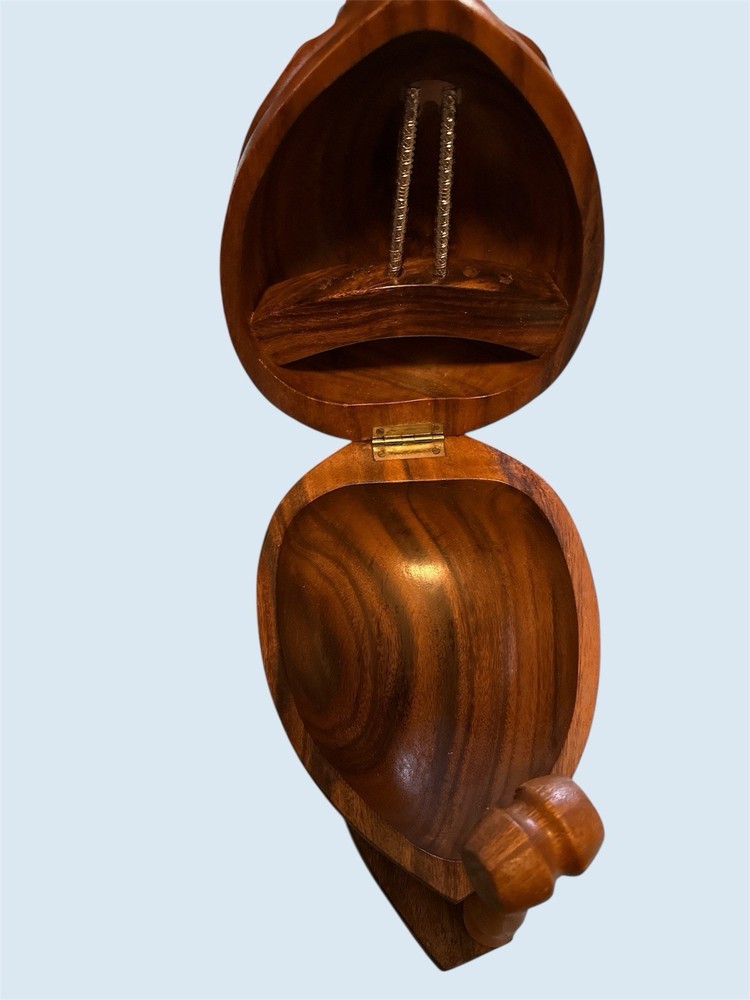 Vintage Extra Large Walnut Shape Nut Bowl Nutcracker