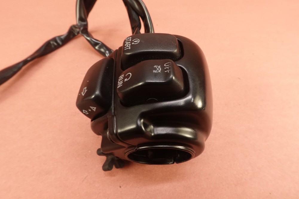 2009-2017 Harley VRSCF Muscle V-Rod Right Control Start Stop Switch