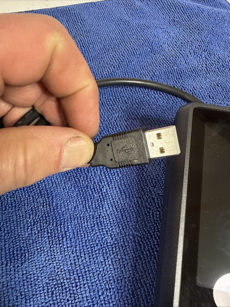 Verifone P400 Plus Credit Card Reader - POWERS ON / UNTESTED / SOLD AS IS!