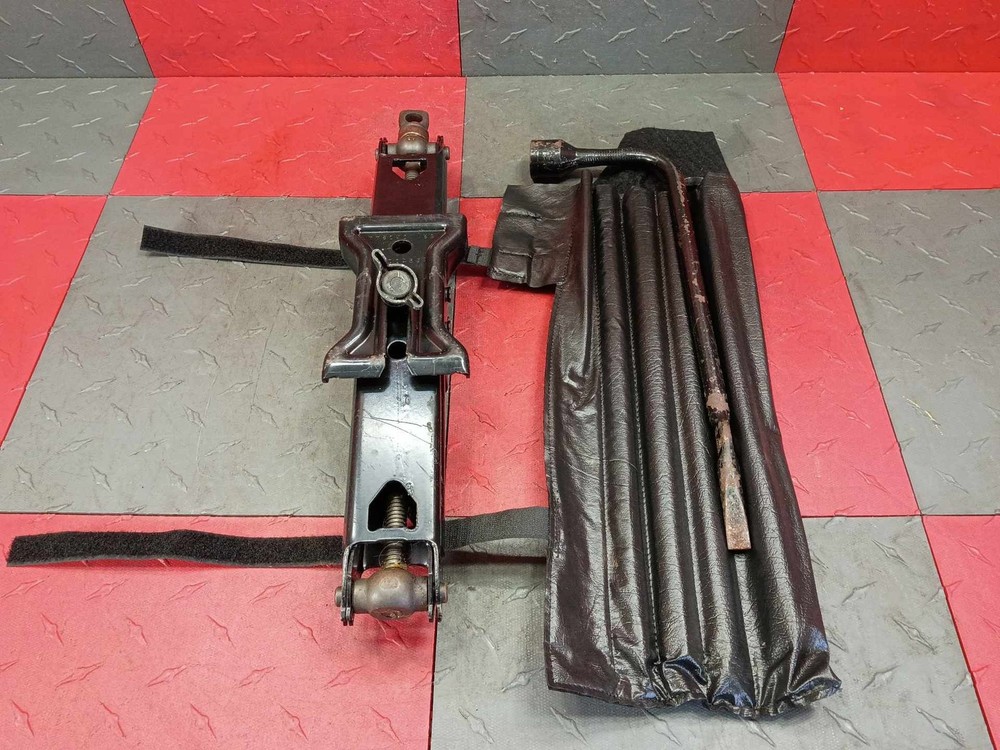 2003 Dodge 1500 ~ Emergency Roadside Jack & Tool Kit OEM