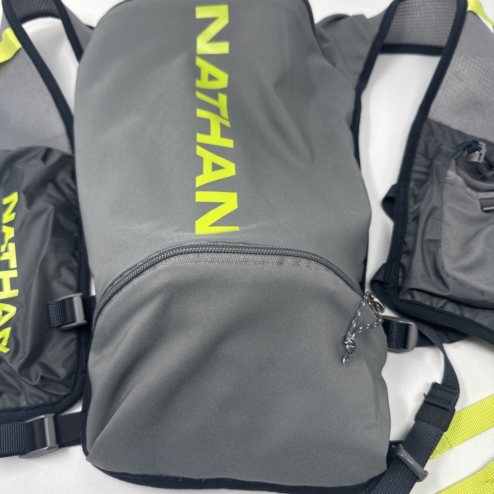 Nathan Unisex QuickStart 2.0 4 Liter Hydration Pack Charcoal/Finish Lime