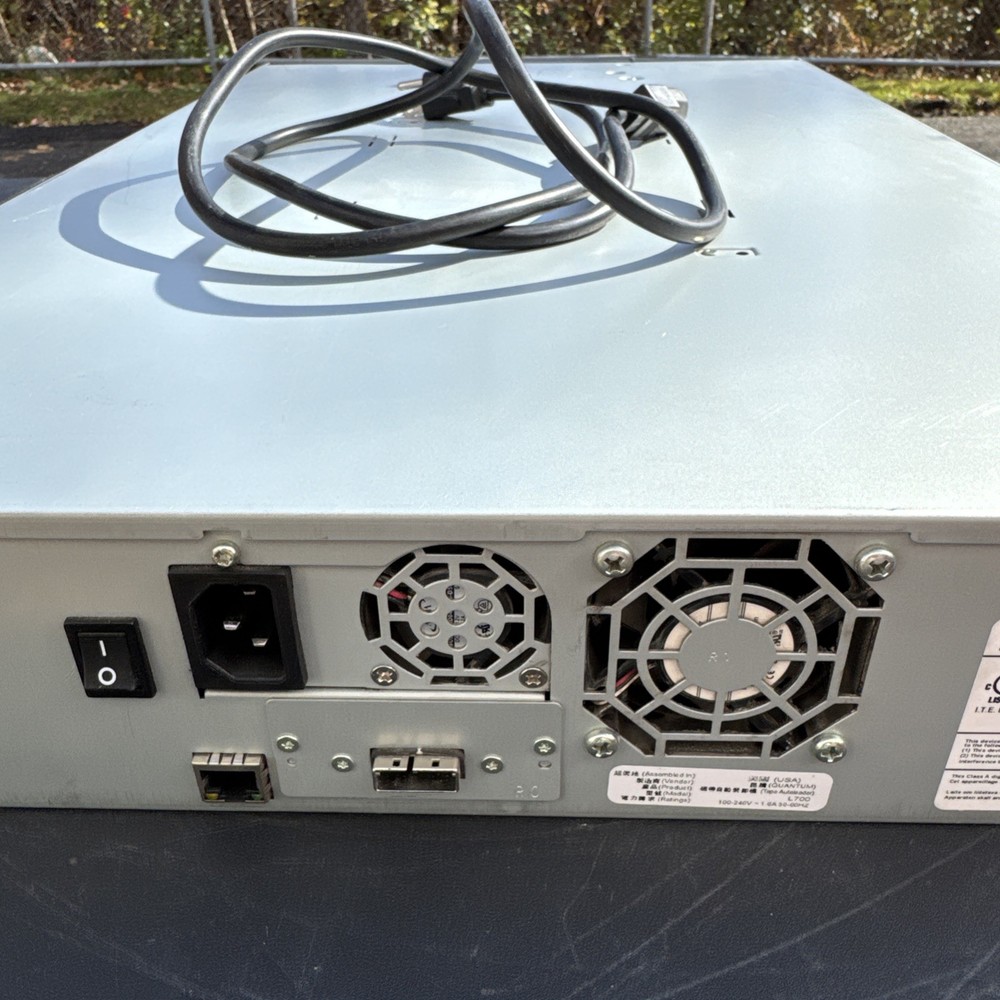 Quantum SuperLoader 3 L700 Tape Autoloader LTO Library Rackmount w/ Power Cable