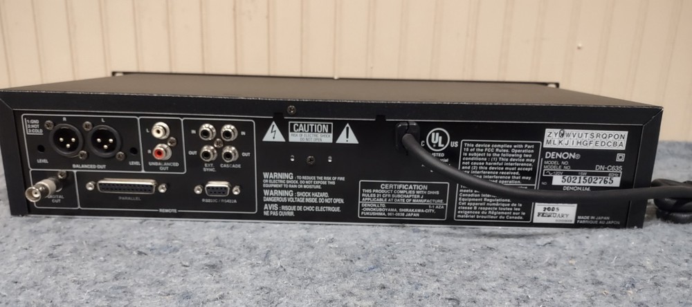 DENON DN-C635 RACK MOUNT CD/MP3 PLAYER-PLAYS-LOOKS NICE-EJECT BUTTON ISSUE