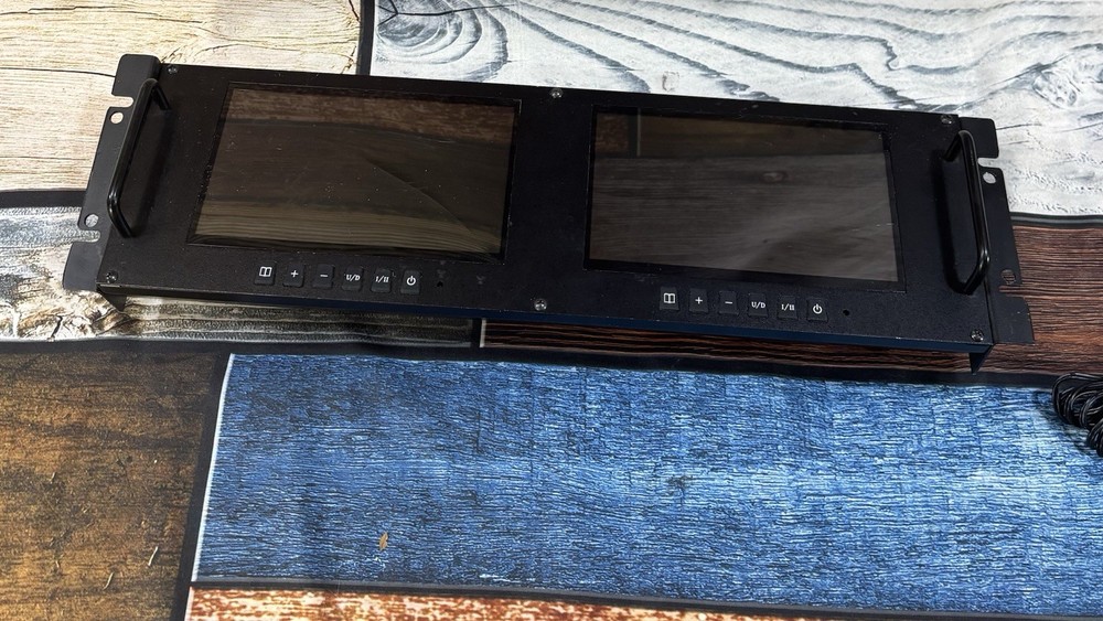 Defender Security 2 x 7" LCD Rack Mount Monitors