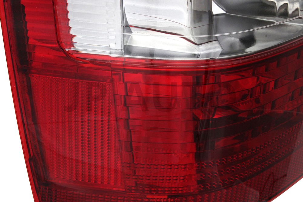 For 2004-2007 Toyota Highlander Tail Light Set Driver and Passenger Side