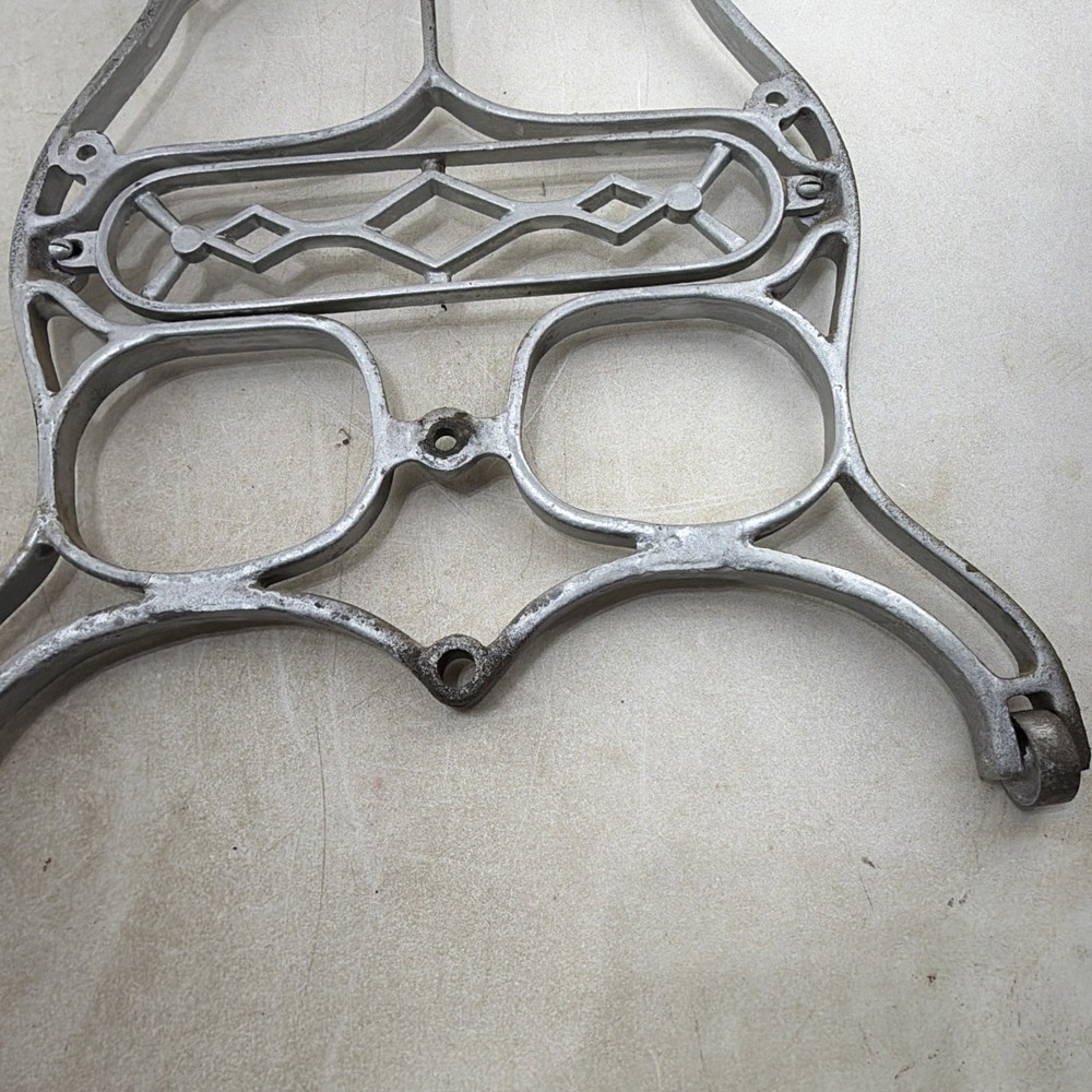 Treadle Sewing Machine Cast Iron table Base