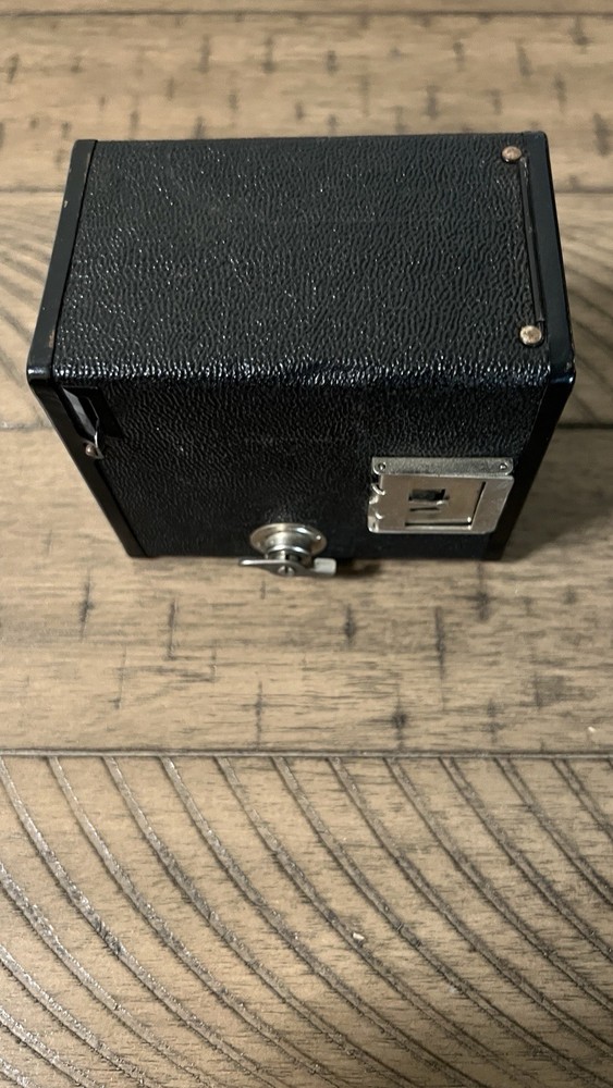 Vintage AGFA ANSCO Cadet A-8 Flash Camera with strap