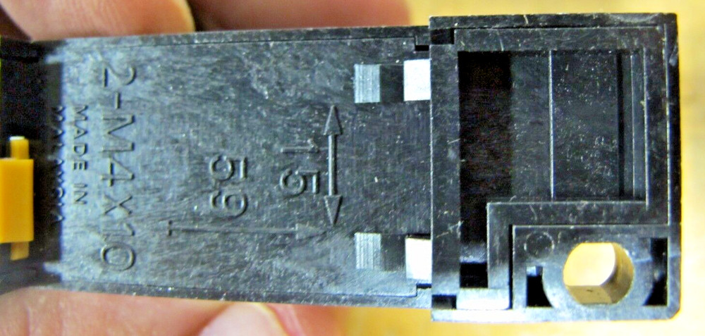 3 OMRON PYF08A-E RELAY SOCKETS [A7BA]