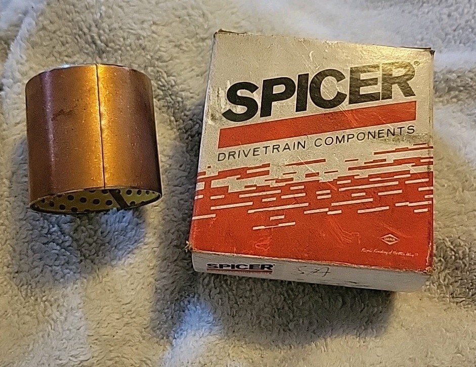 Spicer suspension knuckle bushing #815235