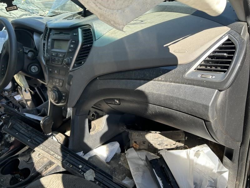 SANTA FE 2015 Fuse Box Cabin 104620647