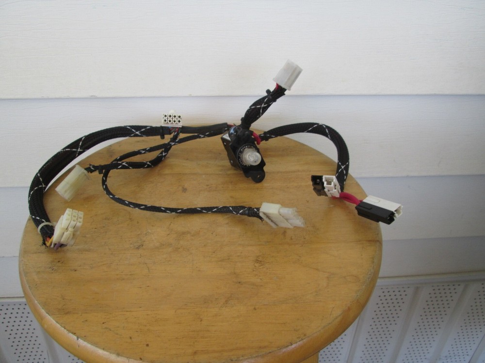 Batery Connectors w/ Reset Button Harness # 5418