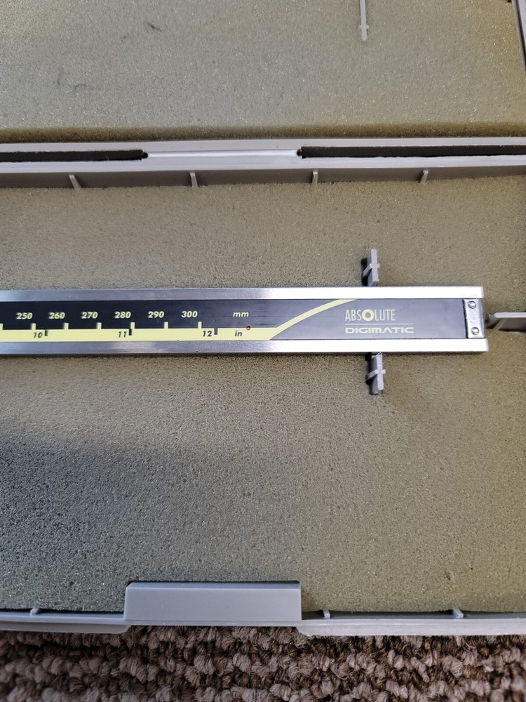 Mitutoyo Absolute Digimatic Digital Calipers 500-193 CD-12" CP Inside Outside