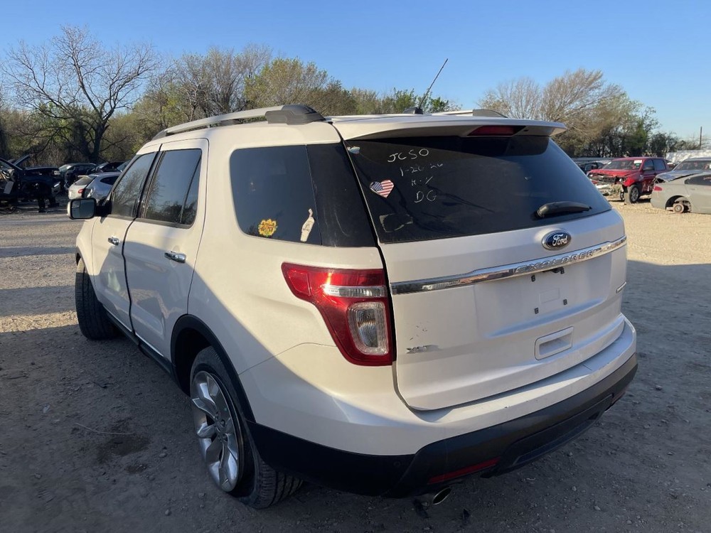 Info-GPS-TV Screen Front Display 8" Screen Fits 13-14 EXPLORER 1014678