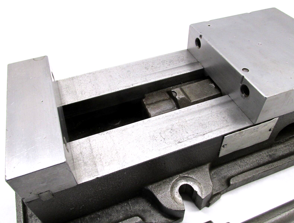 KURT ANGLOCK 6" MILLING MACHINE VISE w/ HANDLE - #D60