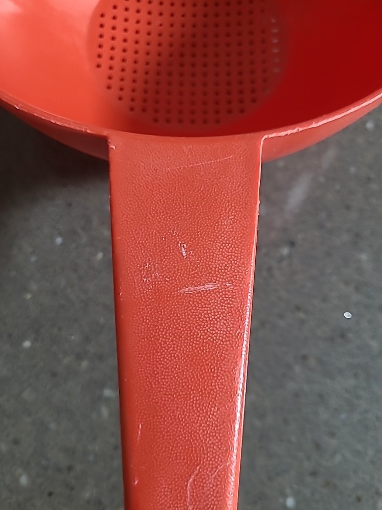 Vintage Tupperware #1523-2 Large 2 Quart Colander Strainer w/ Handle RED-ORANGE