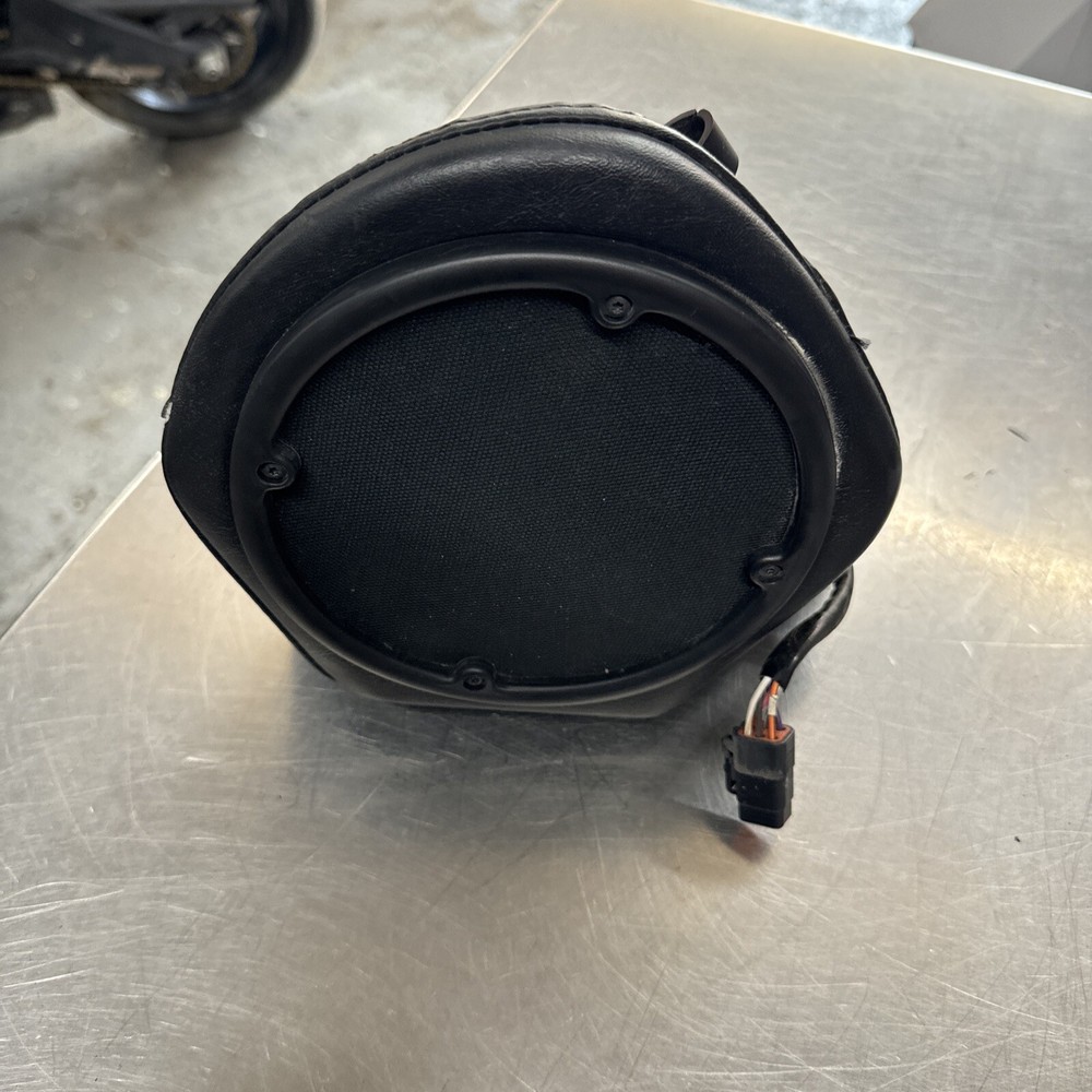 2008 Harley Davidson Left Tour Pack Speaker Housing USED 76287-06