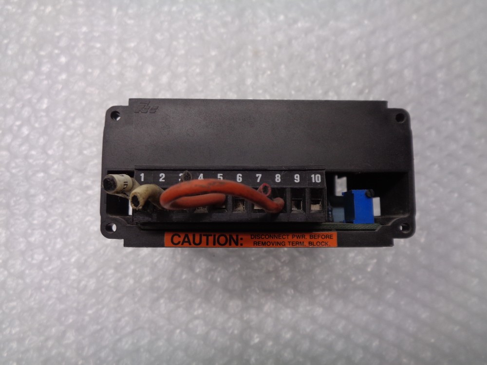 RED LION CONTROLS APLVD400 PANEL METER UNMP