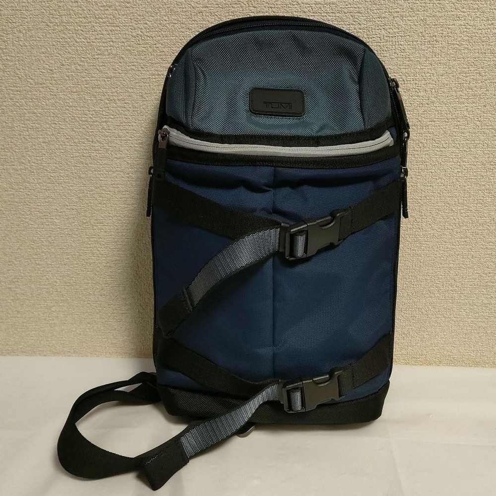 TUMI body bag slingback