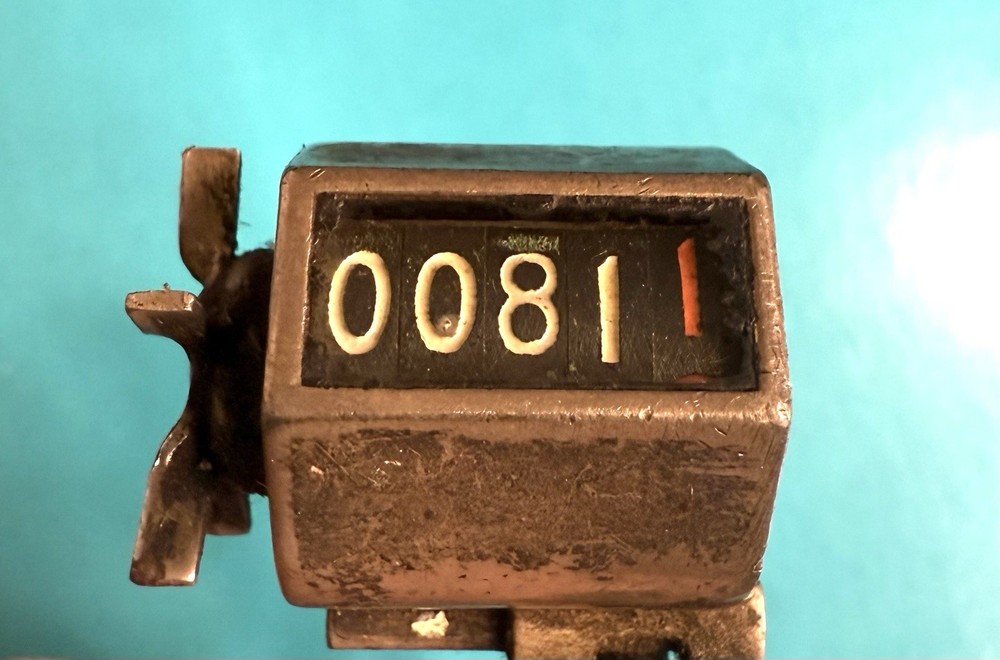 Vintage 5-Digit Veeder Mechanical Counter - Works