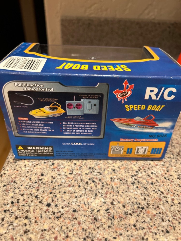 RC Speedboat Battery Operated NEW