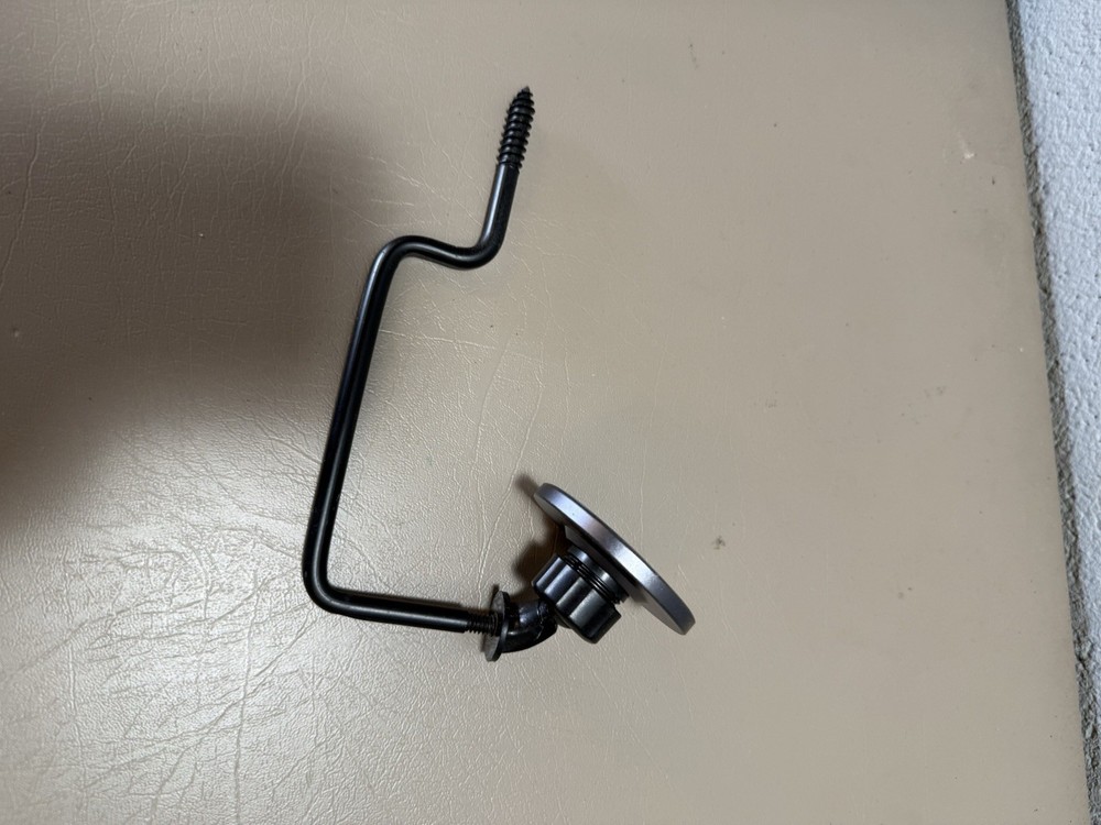 Seek One hunting camera self video Tree Mount