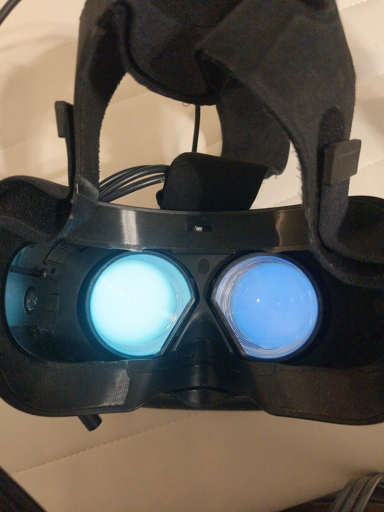 HTC Vive VR Headset (read description)