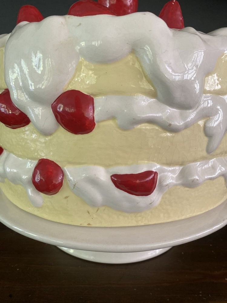 Vintage Ceramic Strawberry Shortcake Pattern Cake Stand with Lid