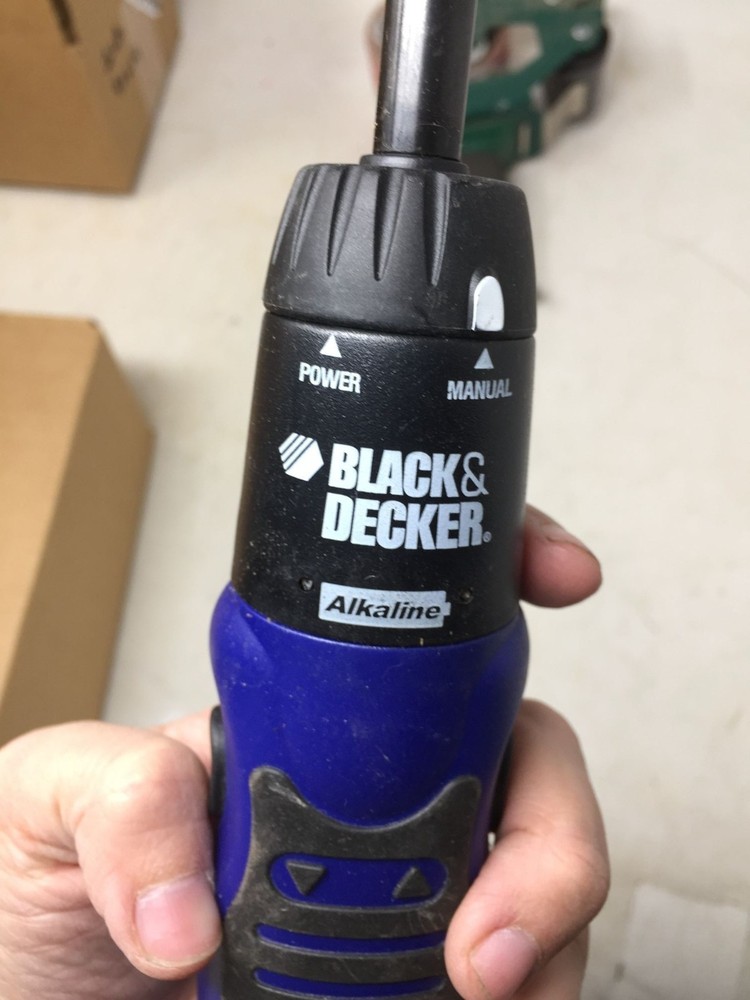 Black & Decker Alkaline Screwdriver