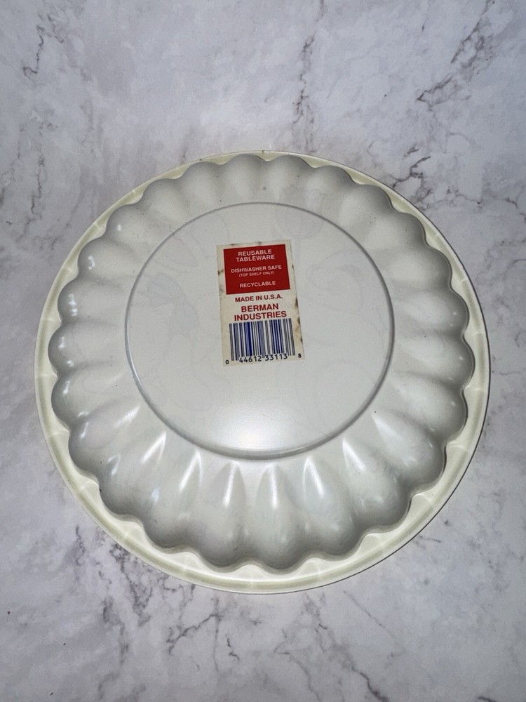 2 Scalloped Edge Plastic Easter Bunny Tray Bowls Vintage
