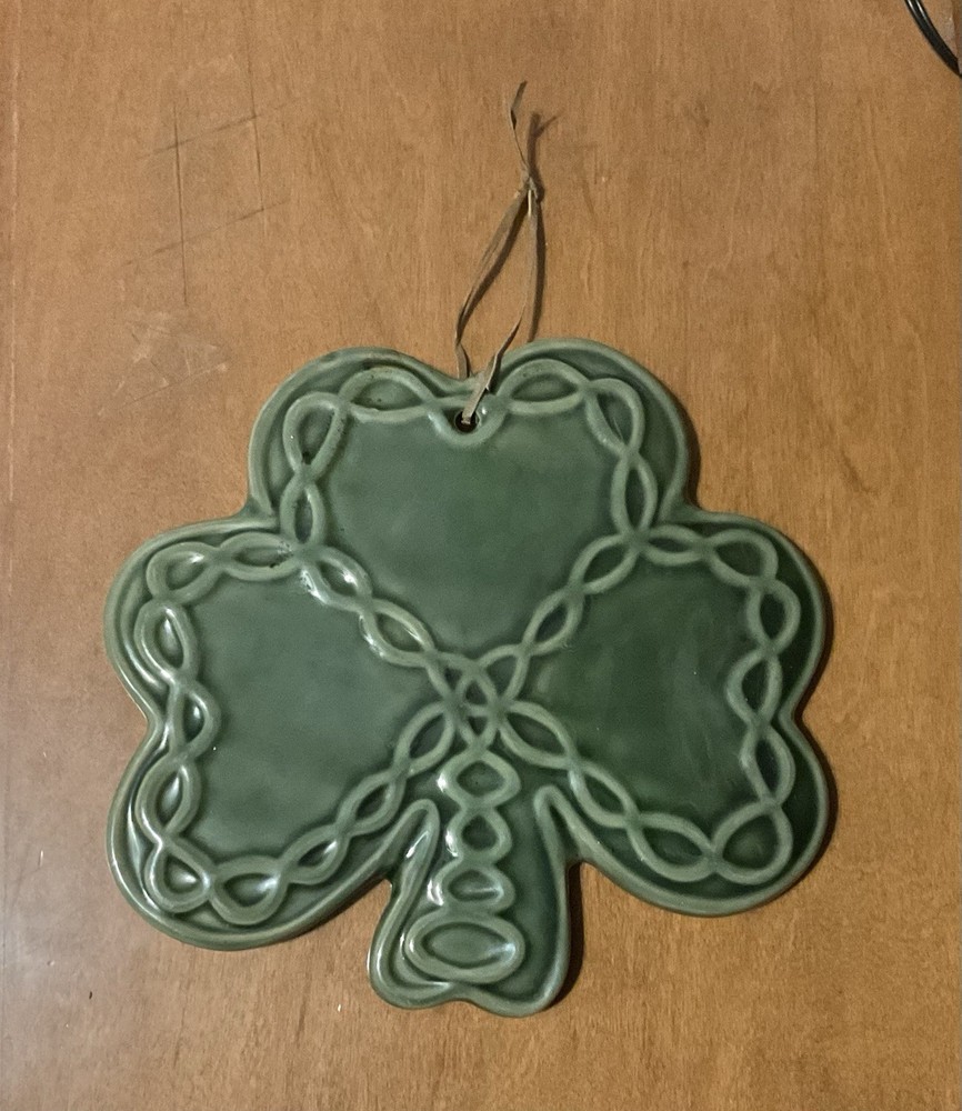 Celtic Shamrock Hanging Tile- 7 x 7.5"