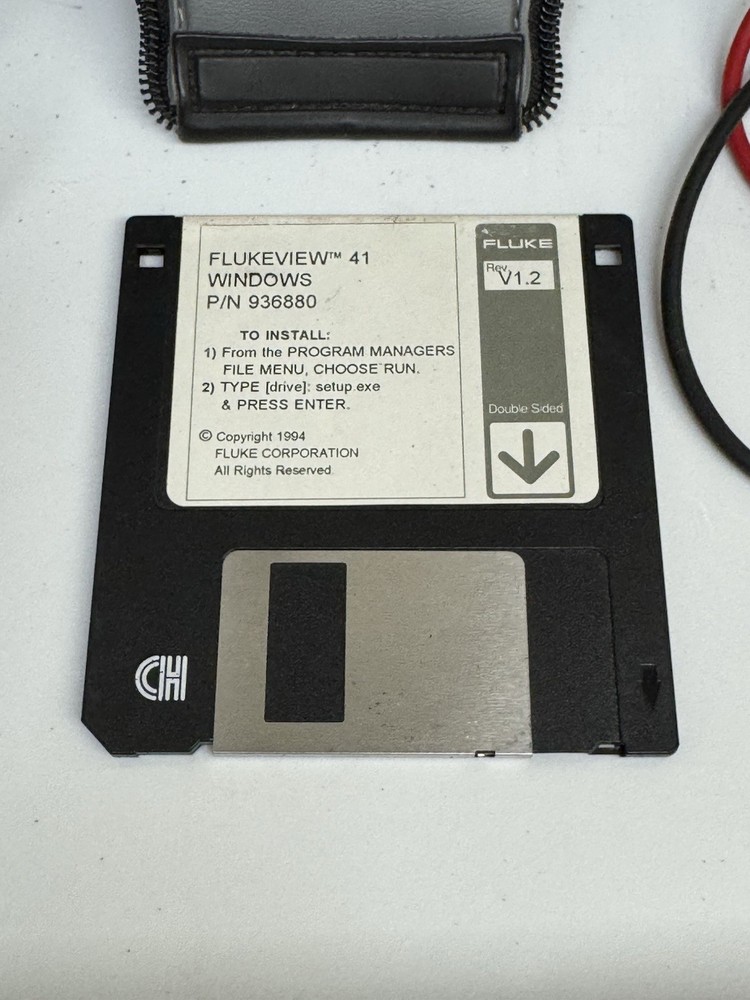 Fluke 41 Power Harmonics Analyzer Meter - Powers on - Cables Manual Floppy Disc