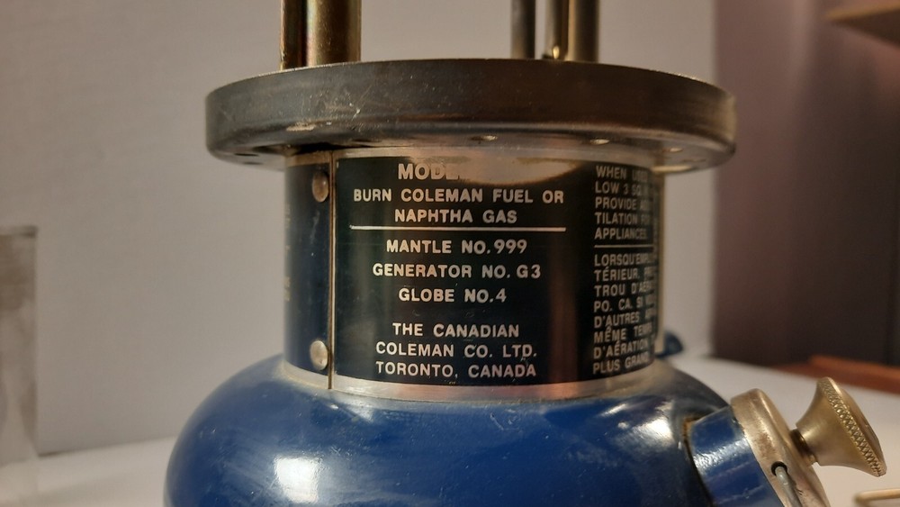 Vintage 1974 Coleman Deluxe Easi-Lite Model 321 Untested