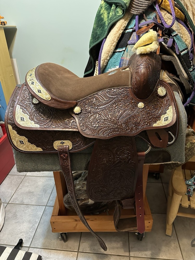 16” Winners Circle Show Saddle Brown
